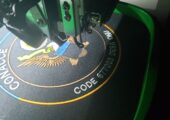Broderie de meilleure qualité à moindre prix.